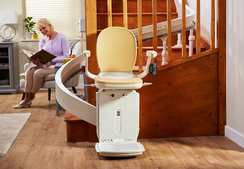 Acorn 180 curved stairlift photo